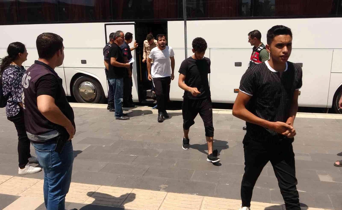 Adıyaman\'da 37 düzensiz göçmen yakalandı