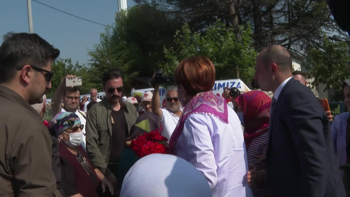 Akşener, Bilecik Gölpazarı Esnafını Ziyaret Etti, Dertlerini Dinledi