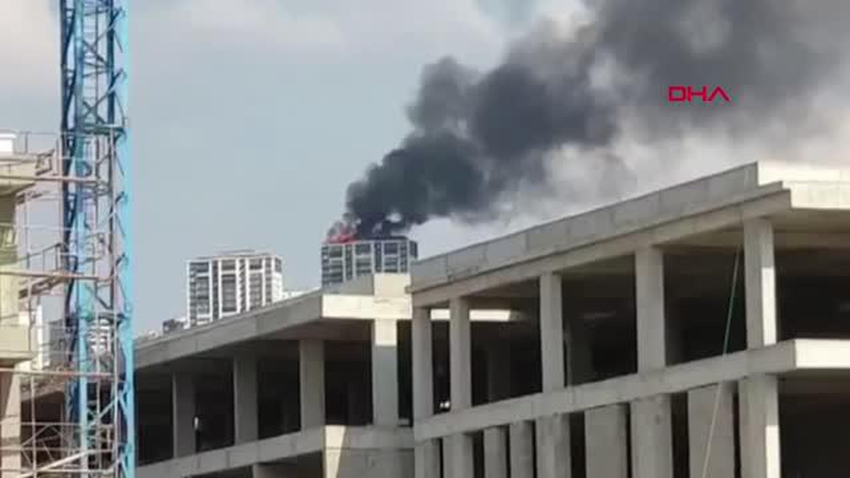 ANKARA\'DA ÇATI YANGINI