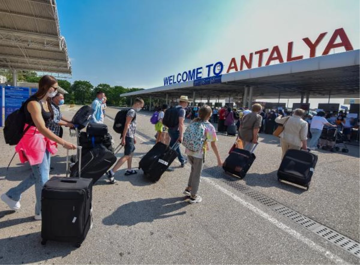 Antalya\'ya hava yoluyla gelen turist sayısı 7 milyonu geçti
