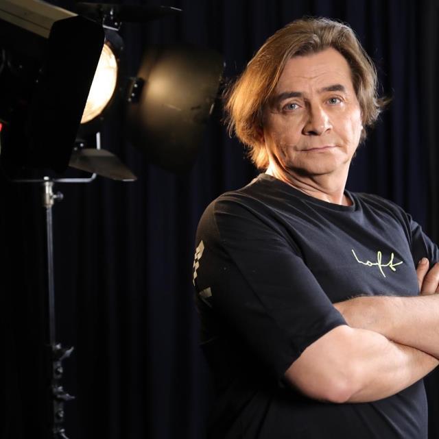 Armağan Çağlayan'dan 'Sonunu hazırlıyorsun' diyen takipçisine cevap: Eleştiri ve hakaret arasındaki çizgiyi öğrenin