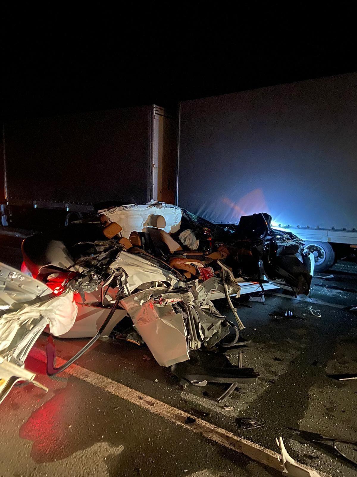 Artvin\'de otomobil ile tırın çarpıştığı kazada 1 kişi öldü