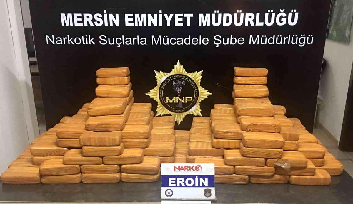Bakan Soylu: "Mersin Emniyeti Narkotik birimlerimiz de 105 kilo eroin yakalaması gerçekleştirdi"