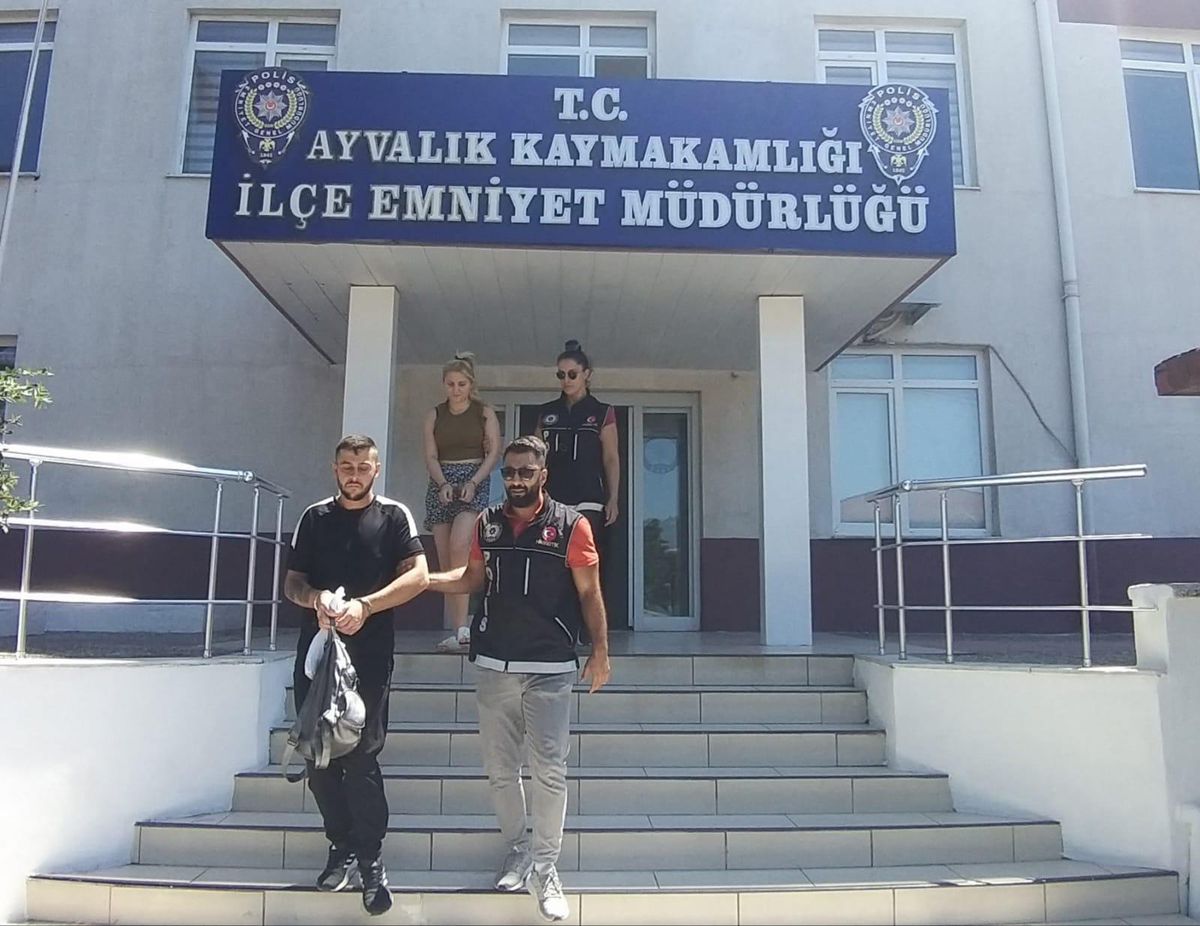 Balıkesir\'de uyuşturucu ticaretinden 2 şüpheli tutuklandı