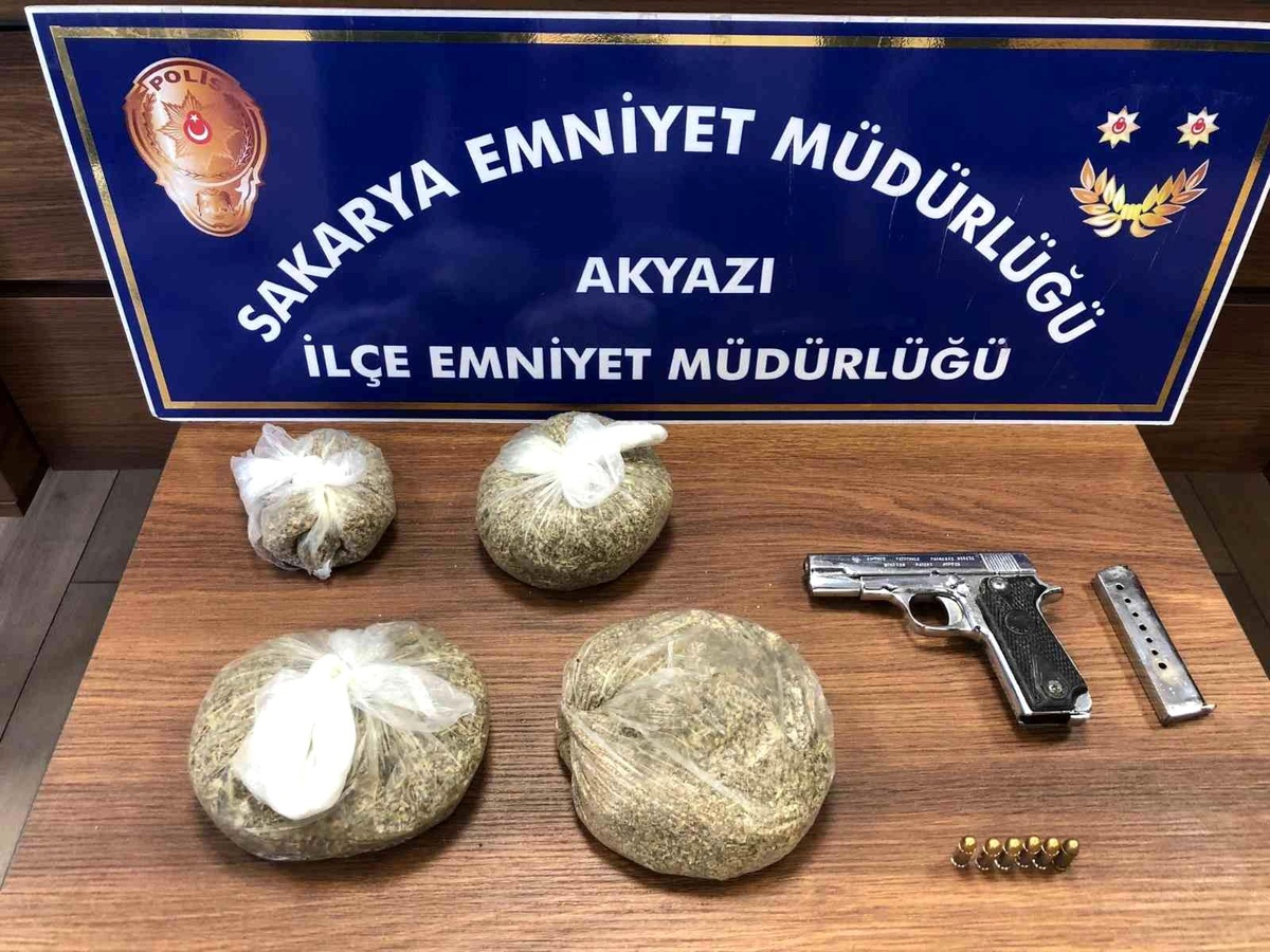 Boş evde uyuşturucu içen 7 kişiyi polis yakaladı