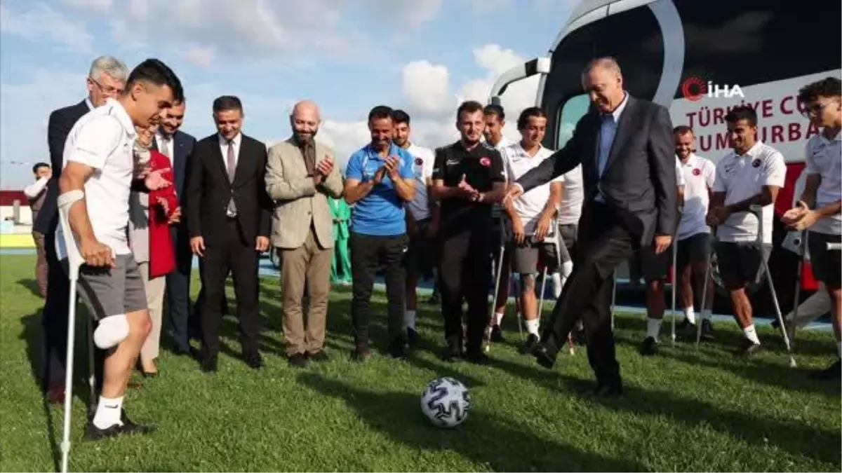 Cumhurbaşkanı Recep Tayyip Erdoğan, Ampute Futbol Takımı\'nı ziyaret etti