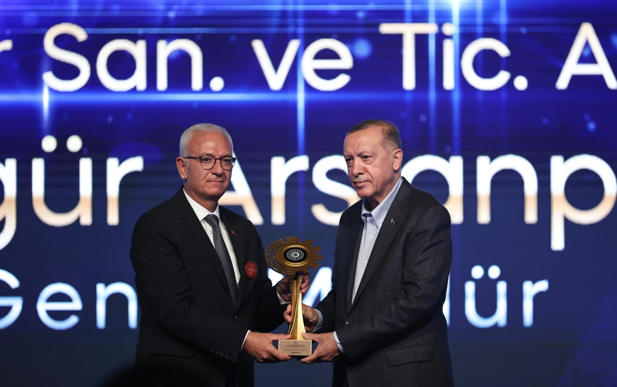 Kocaeli gündem haberleri... Cumhurbaşkanı Erdoğan, Kocaeli\'ye Değer Katanlar Ödül Töreni\'nde konuştu: (2)
