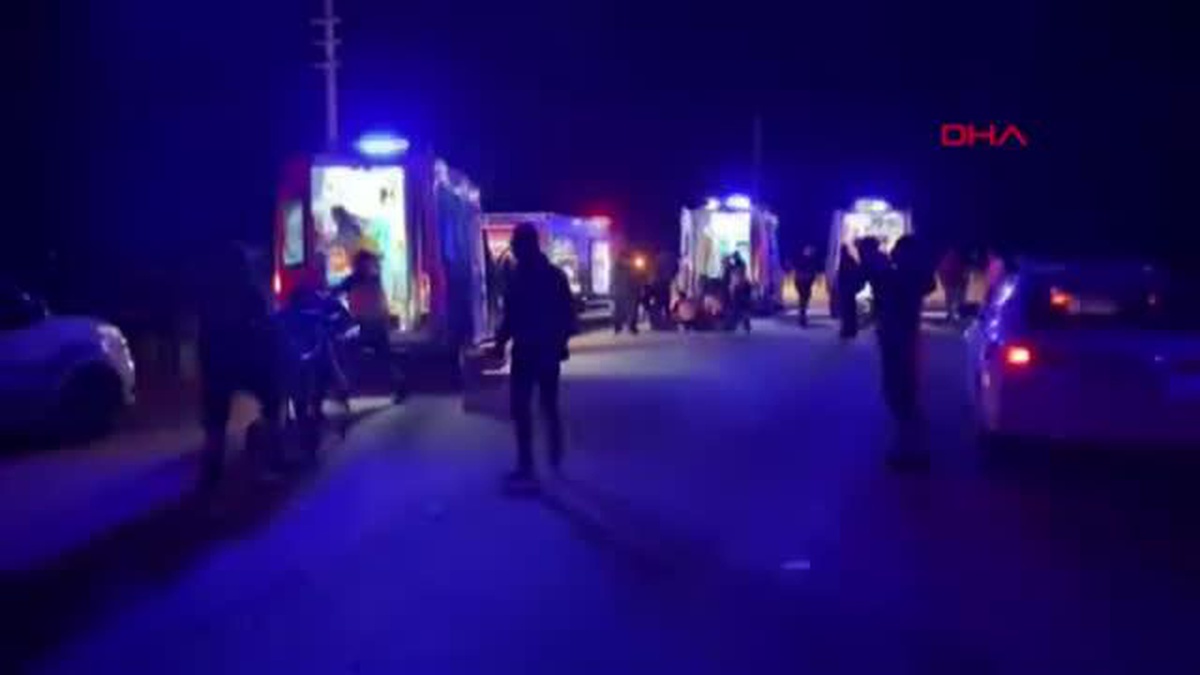 Elektrik direğine çarpan otomobildeki 6 kişi yaralandı