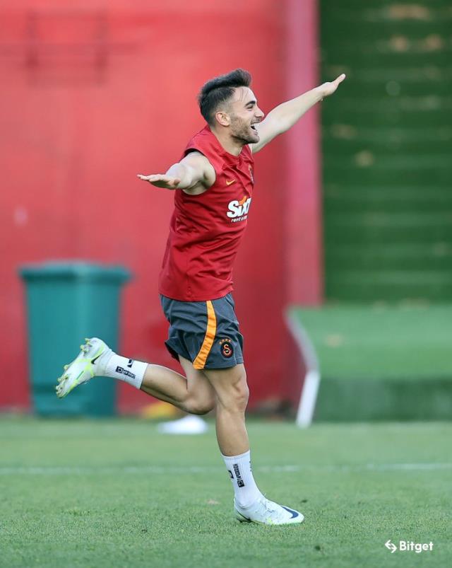 Galatasaray, resmi hesaptan yaptığı paylaşımla transfer ateşini yaktı! Torreira, İstanbul'a geliyor Galatasaray, resmi hesaptan yaptığı paylaşımla transfer ateşini yaktı! Torreira, İstanbul'a geliyor