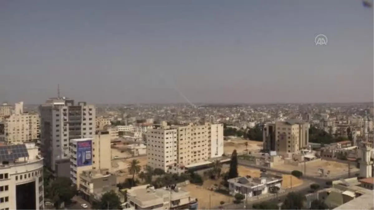 İsrail'in hava saldırılarına karşılık Gazze'den roketler atıldı