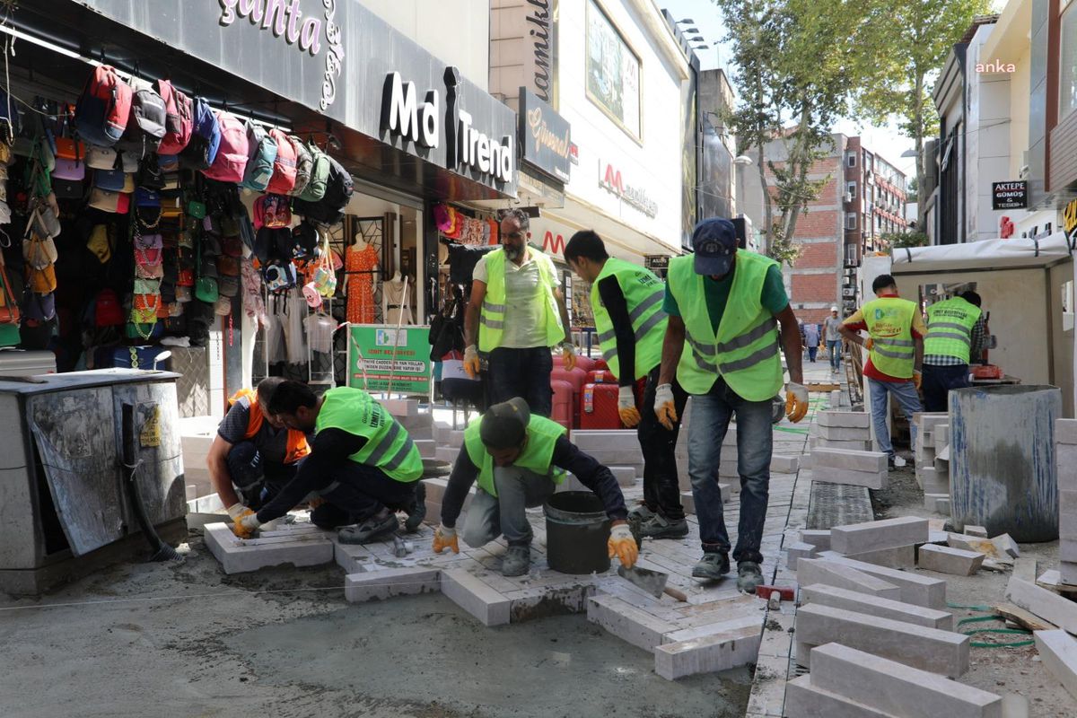İzmit İstiklal Caddesi\'nde Çalışmalar Devam Ediyor