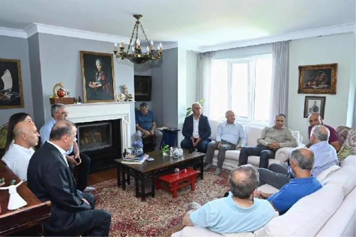 İstanbul Valisi Yerlikaya\'dan Kartal Cemevi Başkanı Sarıtaş\'a "geçmiş olsun" ziyareti