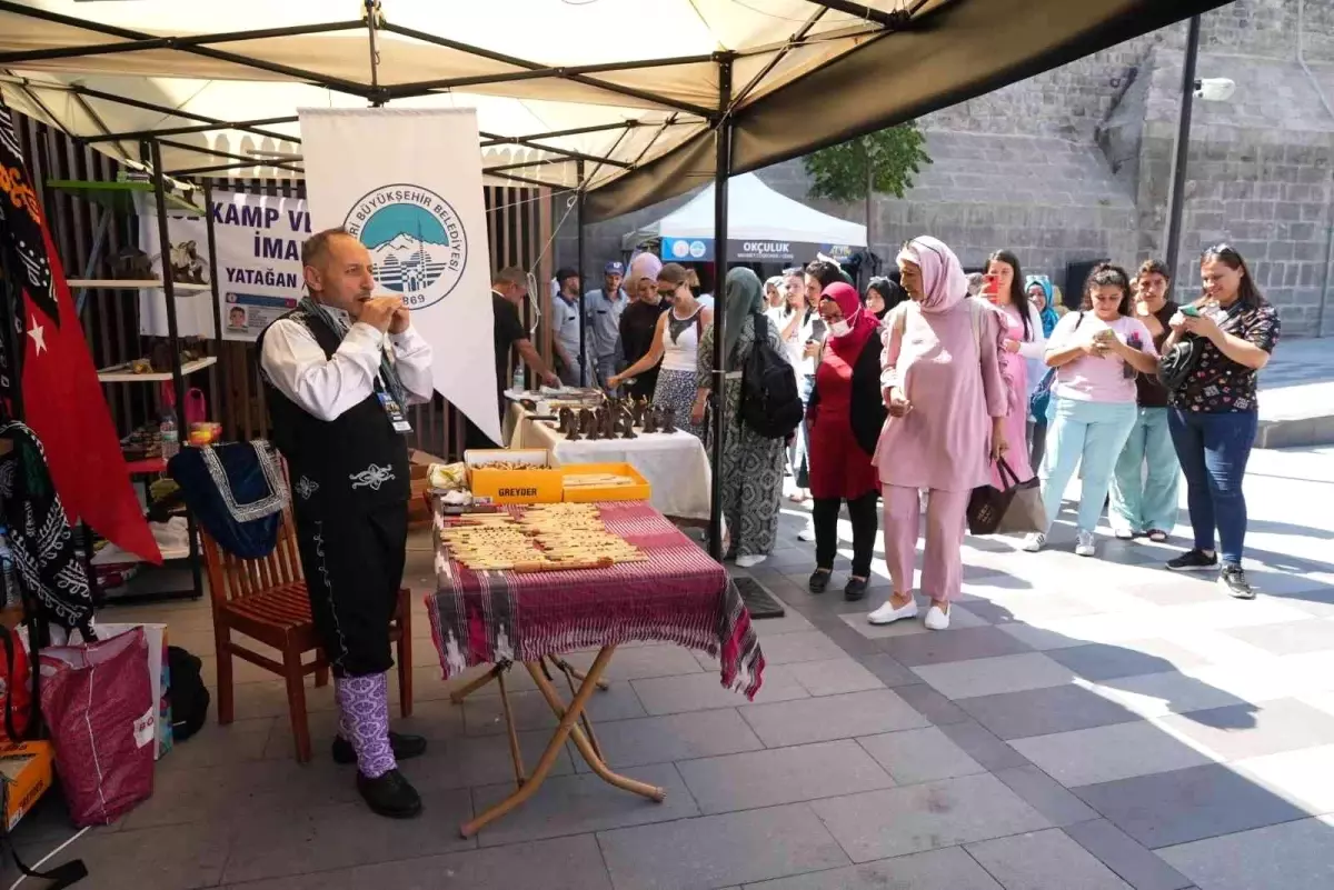 Kayseri Altın Eller Geleneksel El Sanatları Festivali\'ne yoğun ilgi