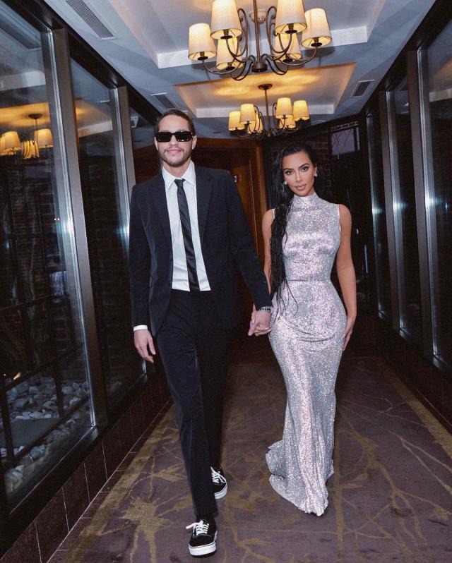 Kim Kardashian, 9 aydır aşk yaşadığı 13 yaş küçük aşkından ayrıldı Kim Kardashian, 9 aydır aşk yaşadığı 13 yaş küçük aşkından ayrıldı