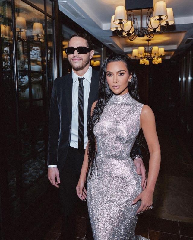Kim Kardashian, 9 aydır aşk yaşadığı 13 yaş küçük aşkından ayrıldı Kim Kardashian, 9 aydır aşk yaşadığı 13 yaş küçük aşkından ayrıldı