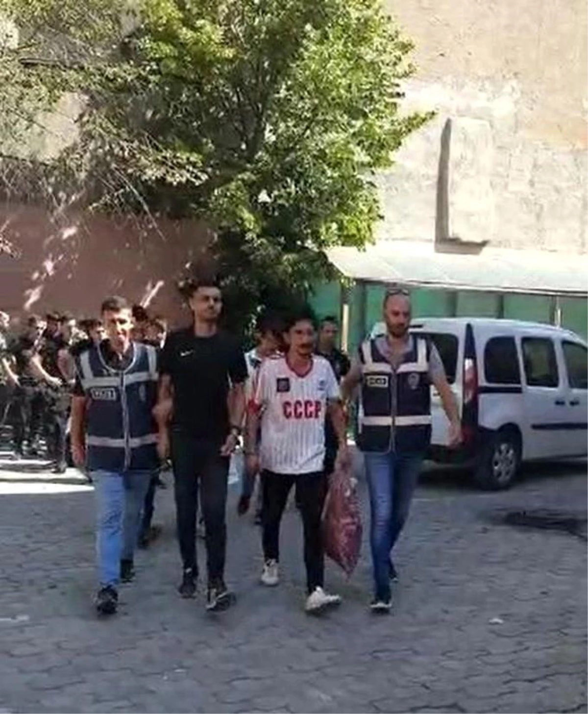 Konya Polisinden aranan şahıslara operasyon: 65 kişi yakalandı