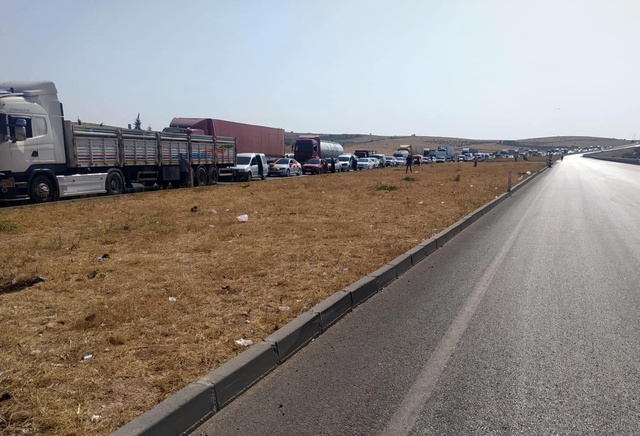 Bu kez zam değil indirim protestosu! Kuzu eti fiyatını protesto eden besiciler yol kapattı Bu kez zam değil indirim protestosu! Kuzu eti fiyatını protesto eden besiciler yol kapattı
