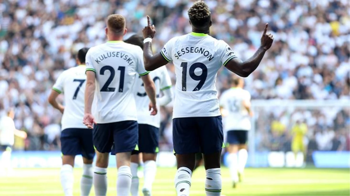 Premier Lig\'in ilk haftasında Tottenham, Southampton\'ı 4-1 yendi