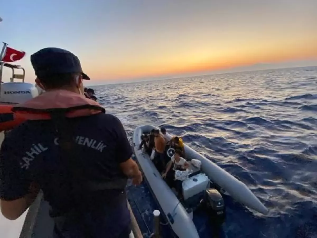 Sahil Güvenlik Komutanlığı: 7 günde 1047 kaçak göçmen ile 6 göçmen kaçakçısı yakalandı