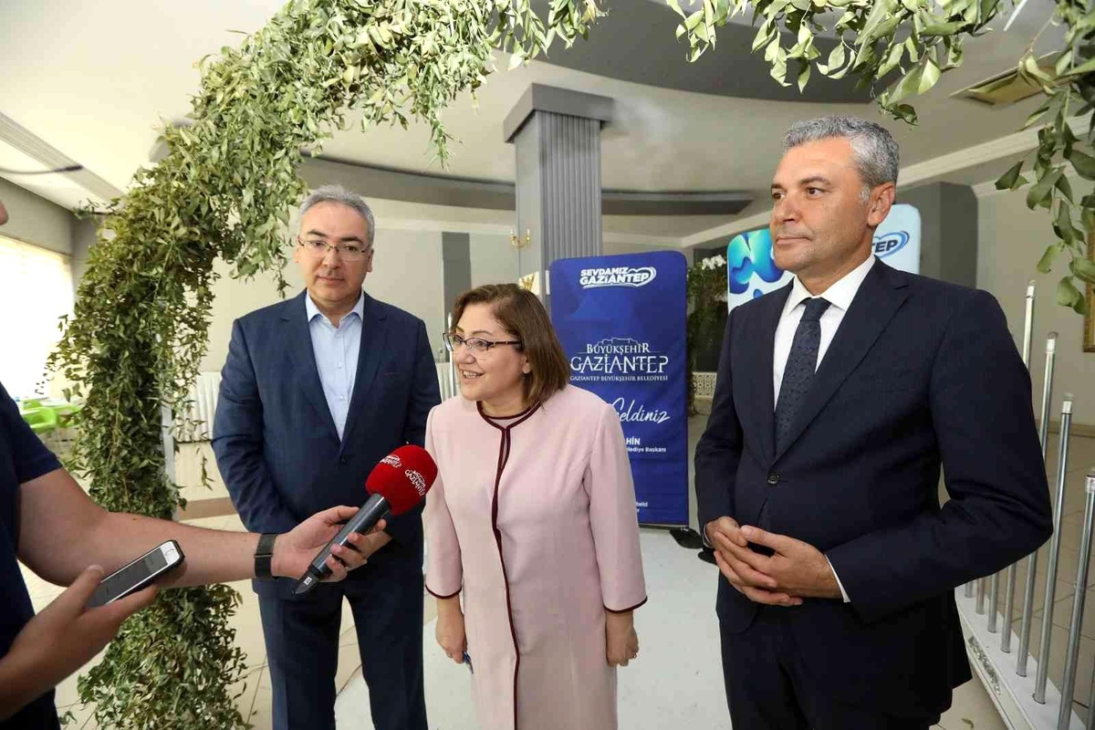 Şahin\'den okula başlayacak öğrenci ve velilerine müjdeli haber