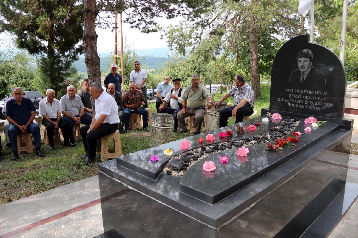 Şemsi Denizer Zonguldak\'ta mezarı başında anıldı