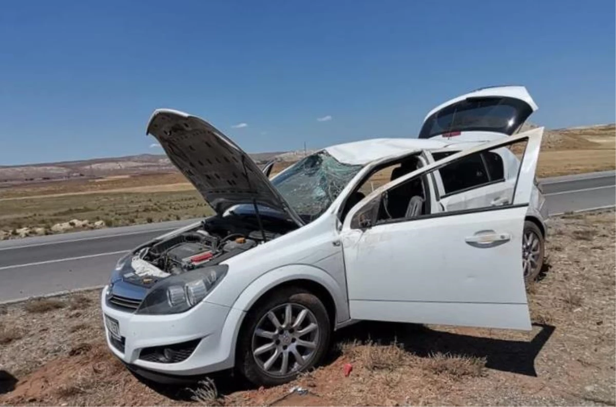 Sivas\'ta devrilen otomobildeki 4 kişi yaralandı