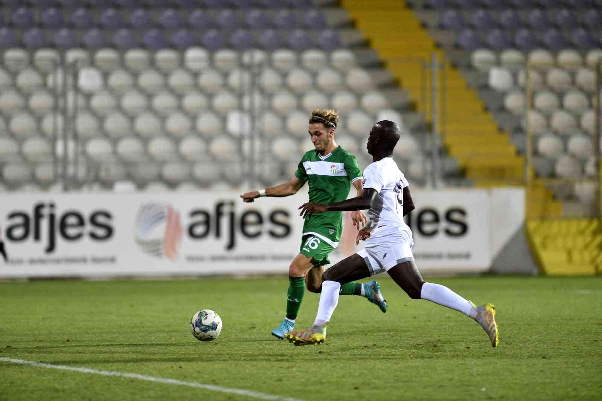 Tahsin Tam: "Bursaspor takımının ayakları yere sağlam basacak"