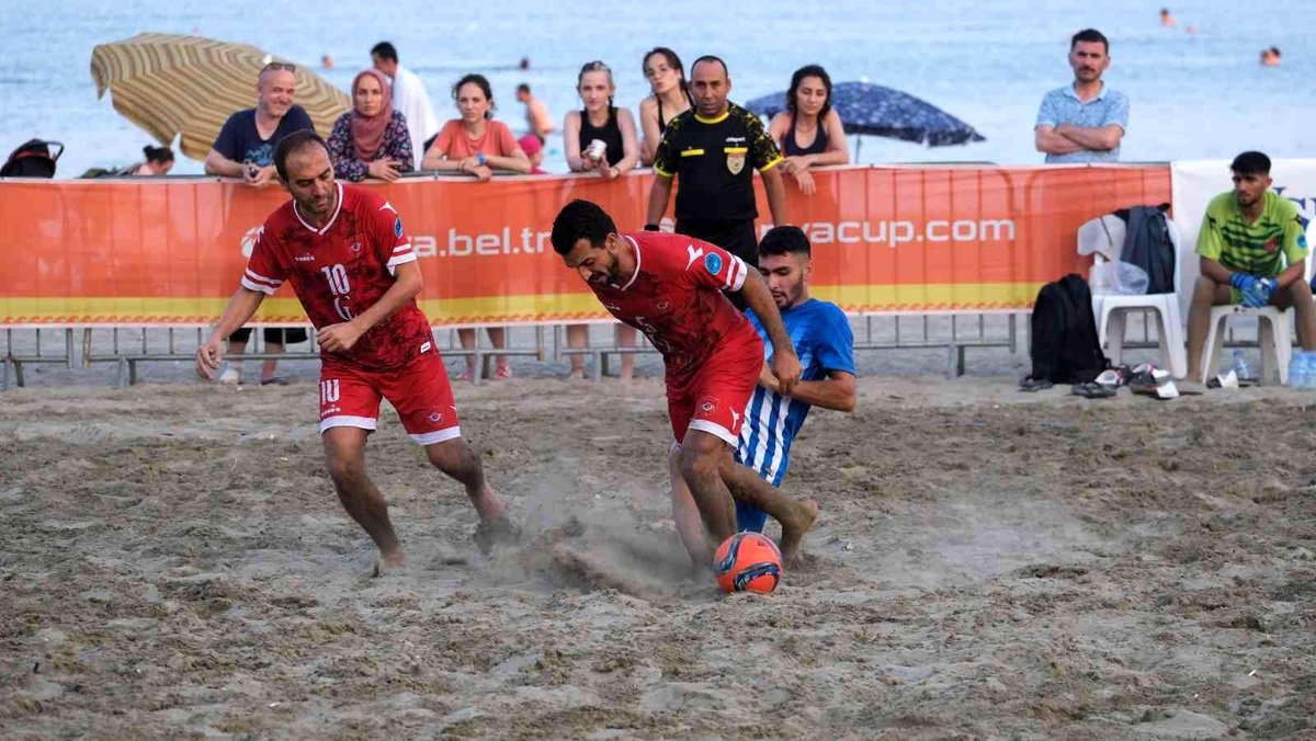 Türkiye Bölgesel Plaj Futbolu Ligi Alanya etabı başladı