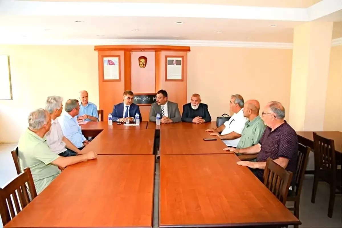 Vali Gürel, Karabük Merkez Mahalle Muhtarları Derneği\'ni ziyaret etti