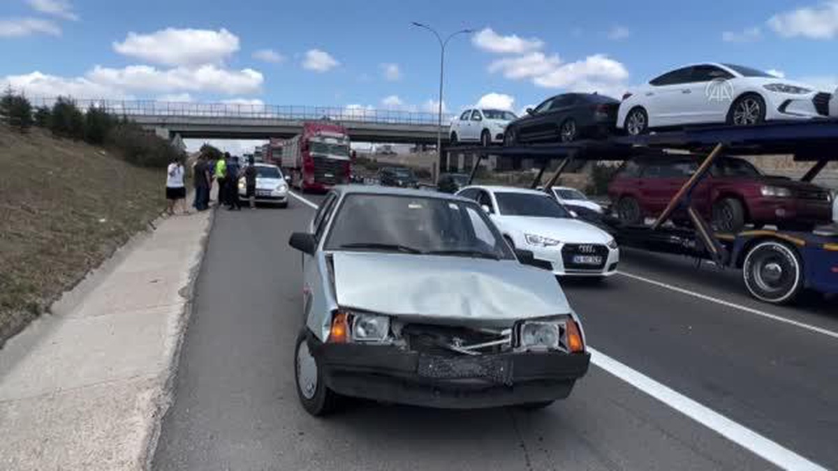 Kocaeli\'de zincirleme trafik kazasında 1 kişi yaralandı