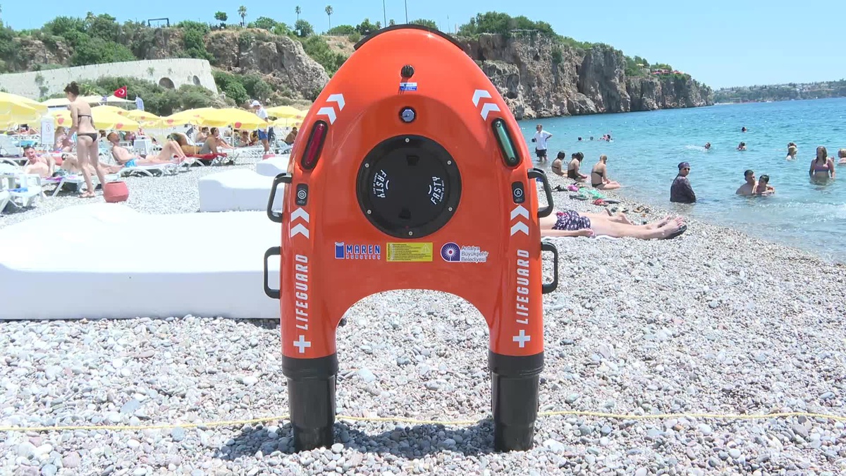 Antalya Büyükşehir\'in Cankurtaran Robotu 2 Yılda 10 Yurttaşı Kurtardı