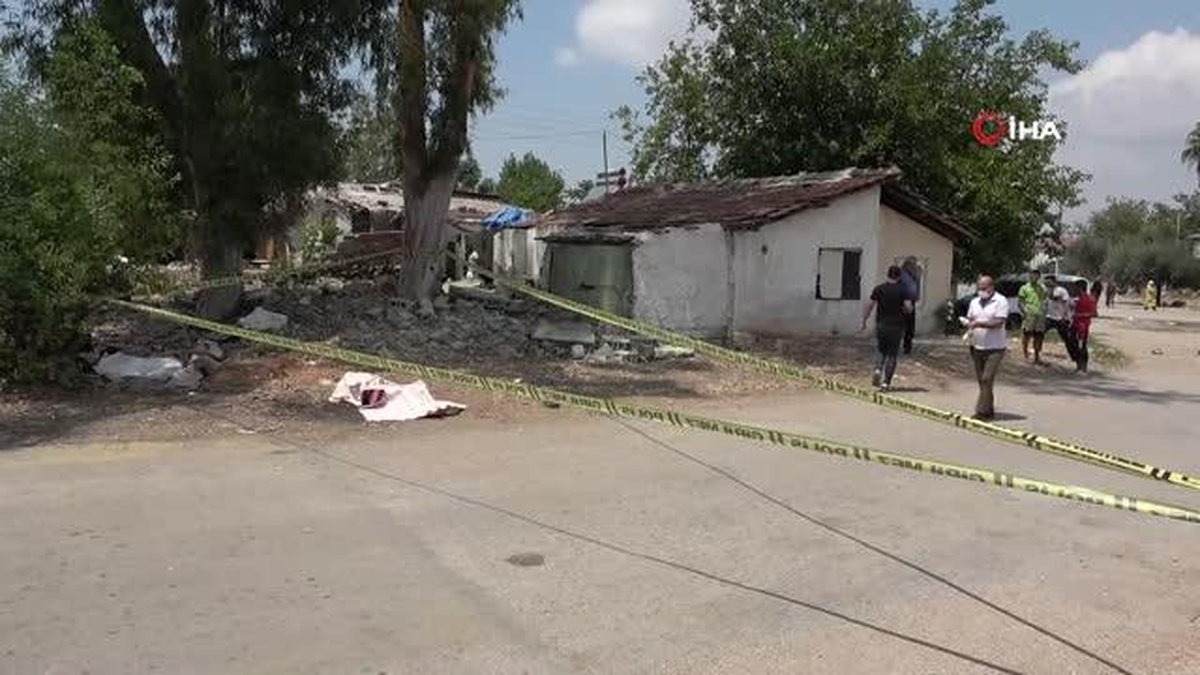 Antalya\'da sokak üzerine 40 yaşlarında bir kişinin cansız bedeni bulundu