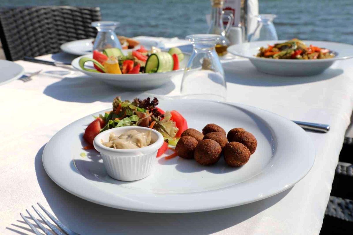 Bayraklı\'da \'vegan ve glütensiz menü\' dönemi