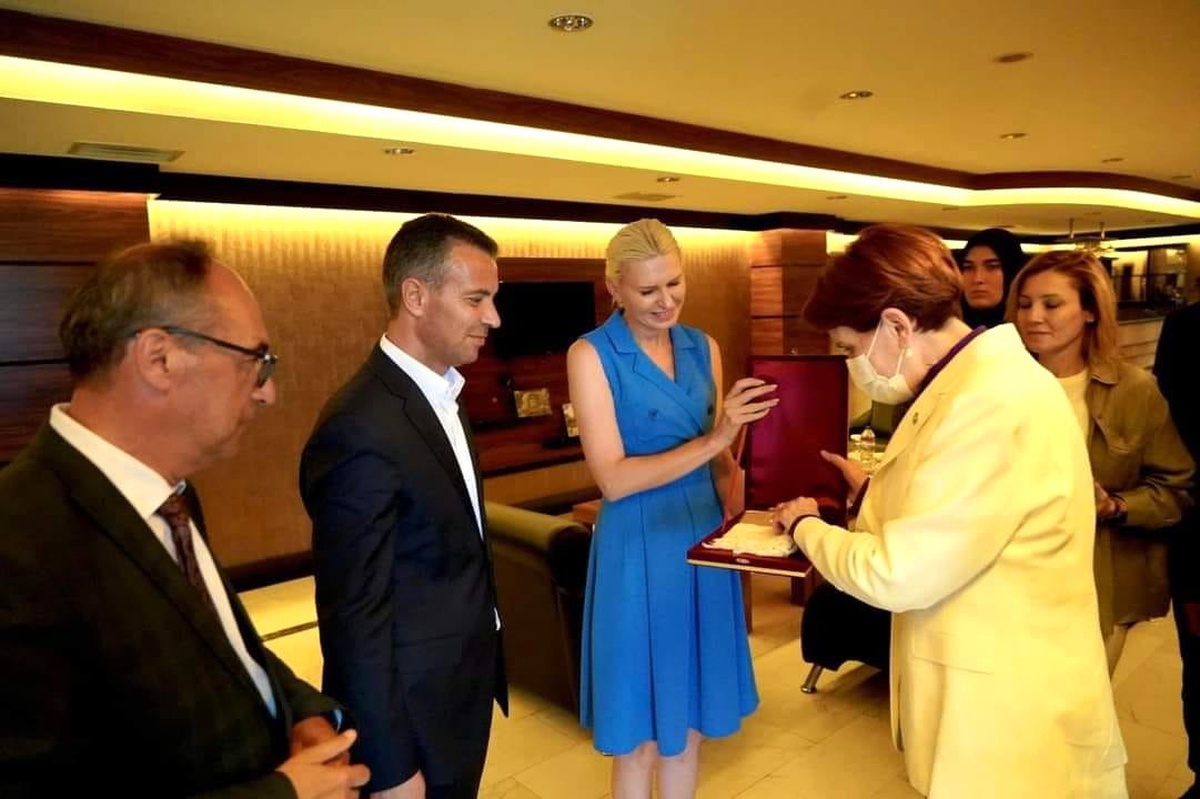 Belediye Başkan Vekili Subaşı, İYİ Parti Genel Başkanı Akşener\'le bir araya geldi