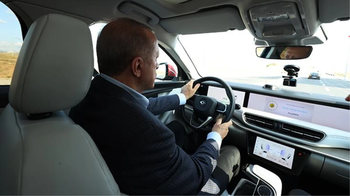 Yerli otomobilde geri sayım! Test için direksiyona geçen Erdoğan\'dan yeni paylaşım