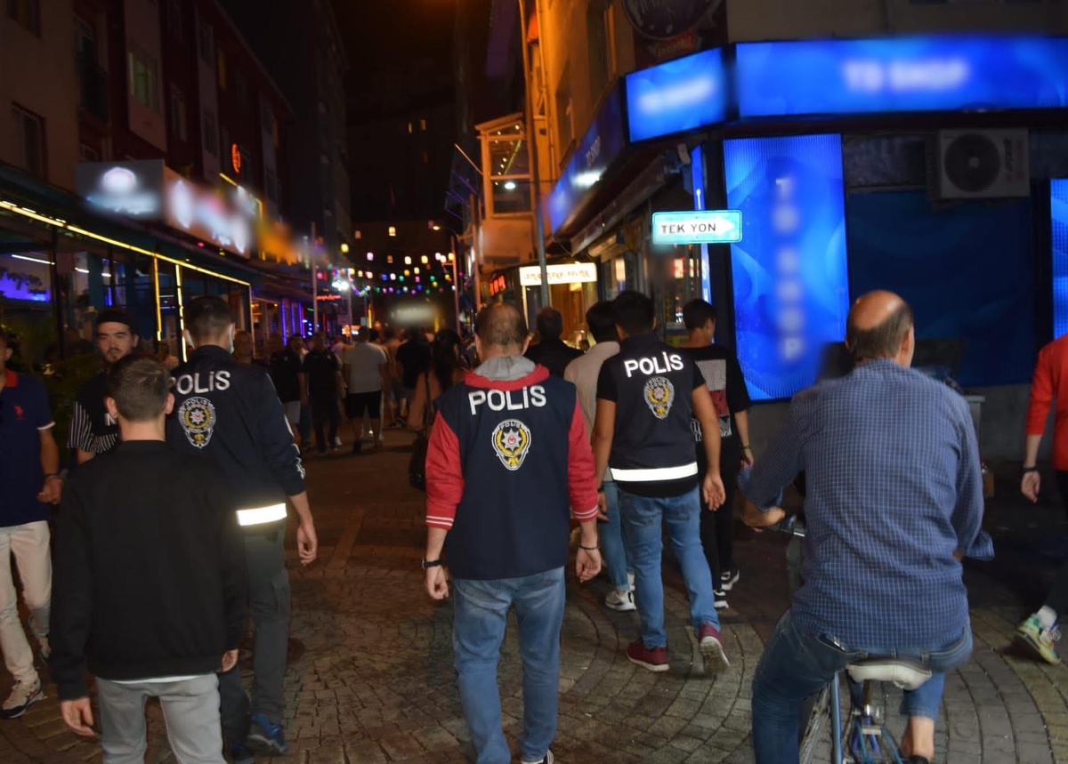 Eskişehir\'de asayiş uygulamasında aranan 16 kişi yakalandı