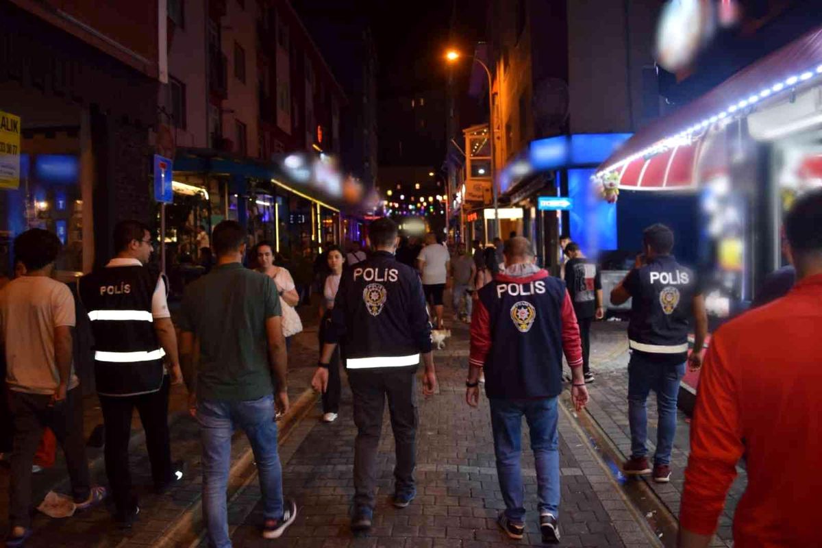 Eskişehir\'de polis ekiplerinden asayiş uygulaması