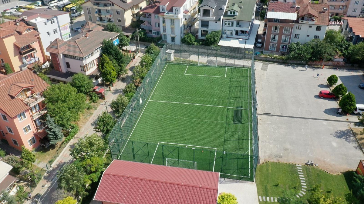 İzmit Belediyesi\'nin "Nihat Gürer Spor Tesisleri" Açılıyor