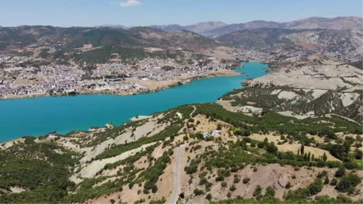 Tunceli\'deki Kavun Tepesi yamaç paraşütü tutkunlarını cezbediyor