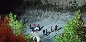 Muğla'da dere yatağına yuvarlanan otomobildeki 2 kişi öldü, 2 kişi yaralandı