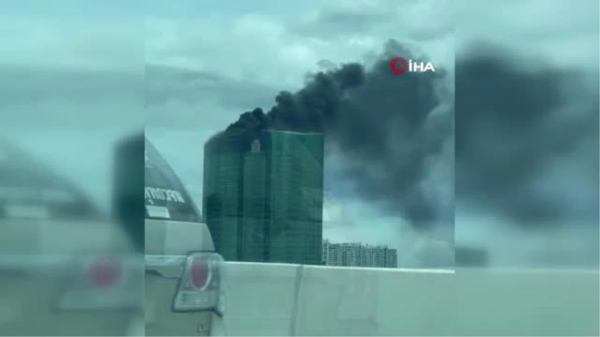 Tayland Enerji Bakanlığı binasında yangın korkuttu