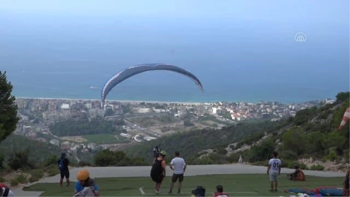 Antalya\'da, Türkiye Yamaç Paraşütü Hedef Yarışması 3. Etap Yarışları sona erdi