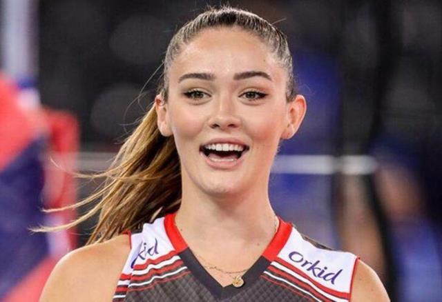 Ünlü voleybolcu Zehra Güneş, yaptığı reklam anlaşmasıyla servet kazanacak
