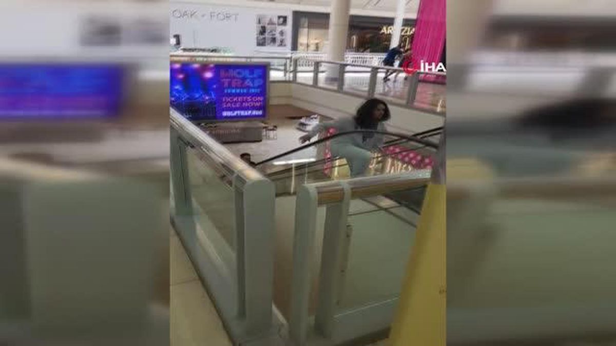 ABD\'deki bir alışveriş merkezinde duyulan patlama sesleri paniğe neden oldu