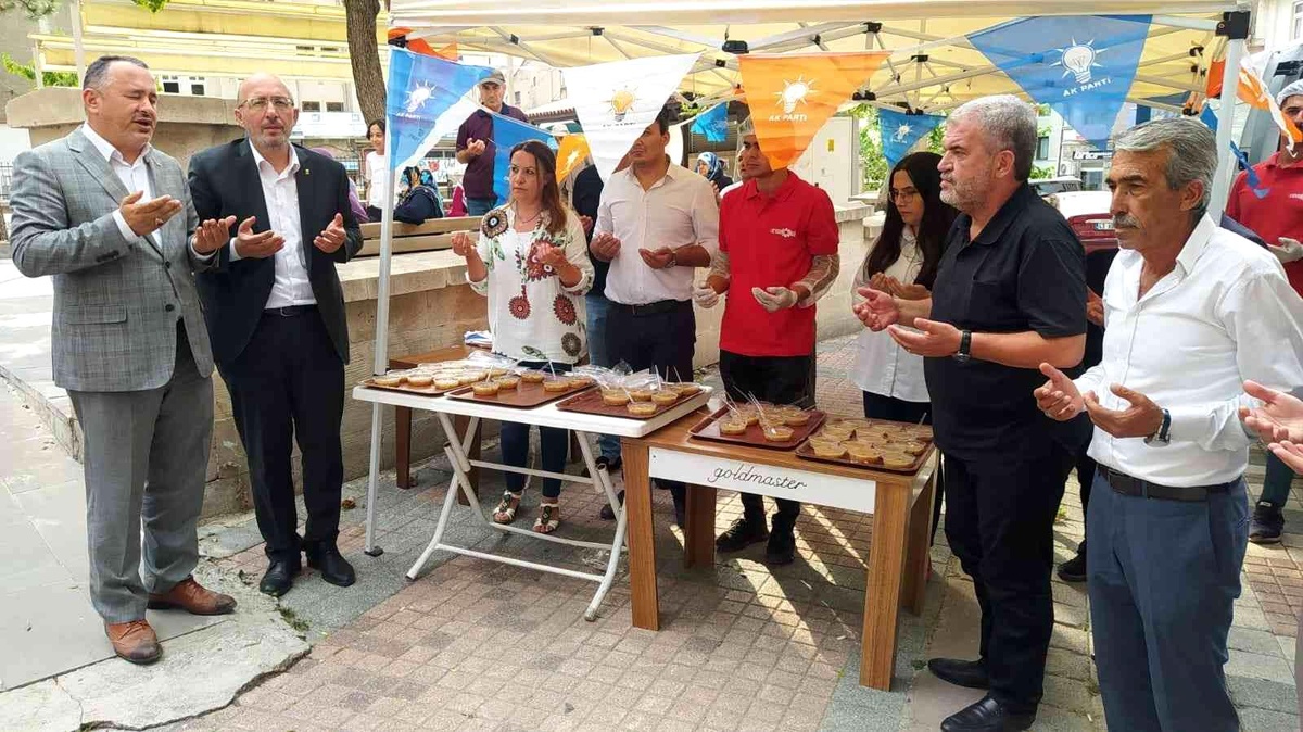 AK Parti Kütahya İl Başkanlığı\'ndan aşure ikramı