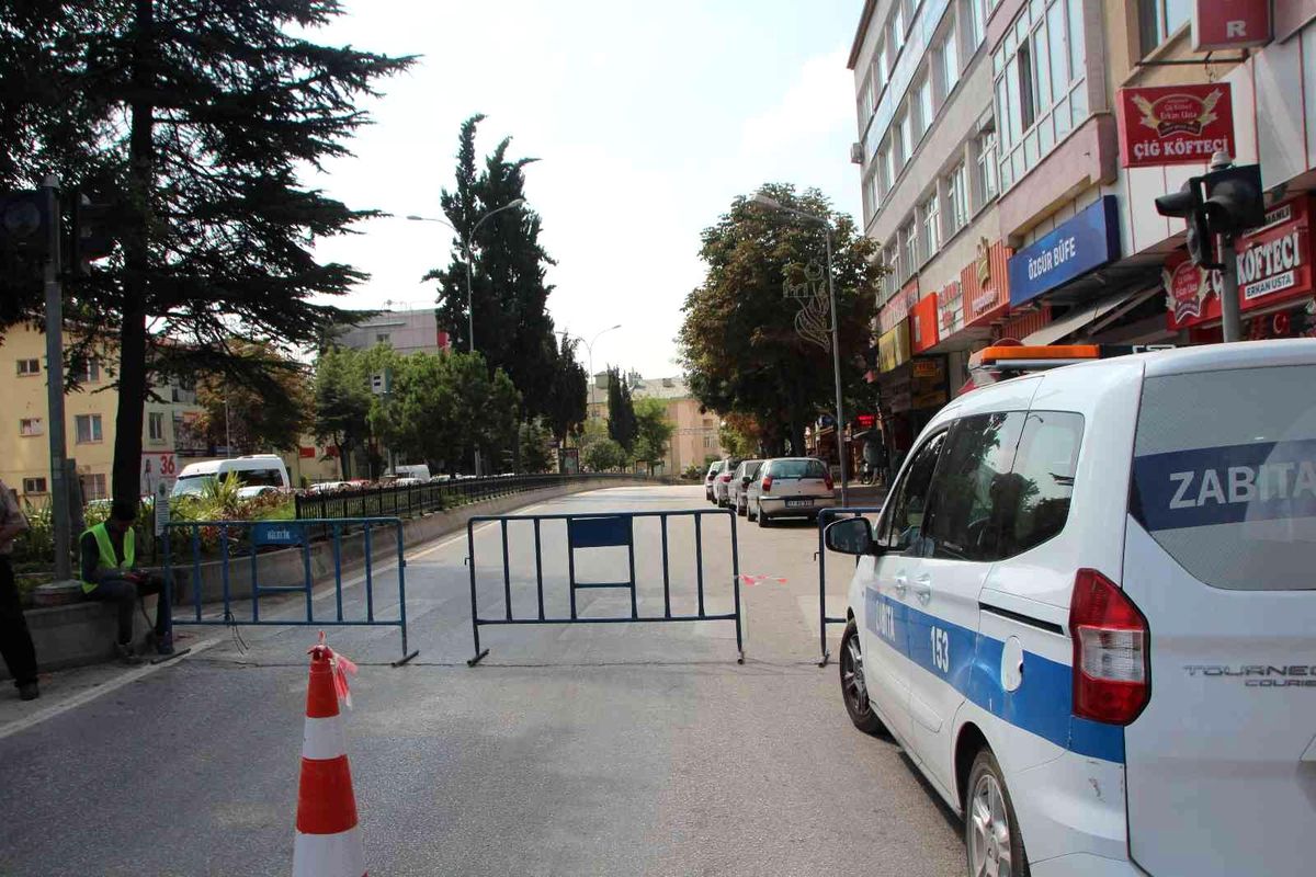 Atatürk Bulvarı bir ay boyunca ağır araçlara kapalı olacak