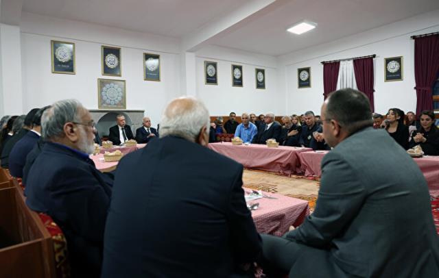 Cumhurbaşkanı Erdoğan, Alevi dedeleriyle Muharrem ayı iftarı yaptı Cumhurbaşkanı Erdoğan, Alevi dedeleriyle Muharrem ayı iftarı yaptı