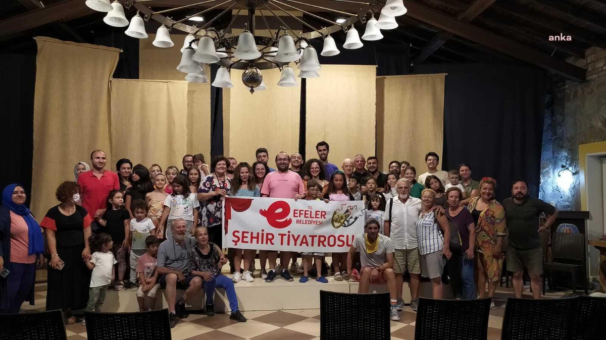 Efeler Belediyesi Şehir Tiyatrosu, Eceabat Tiyatro Şenliği\'ne Katıldı