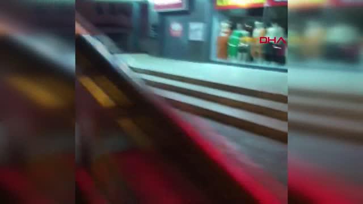 ESENYURT\'TA DÜĞÜN KONVOYUNDAKİ KAZA SONRASI KAVGA KAMERADA