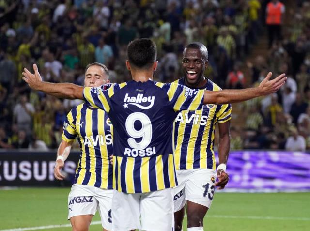 Kadıköy'de çılgın maç! Fenerbahçe, Süper Lig'in ilk haftasında Ümraniyespor ile berabere kaldı Kadıköy'de çılgın maç! Fenerbahçe, Süper Lig'in ilk haftasında Ümraniyespor ile berabere kaldı